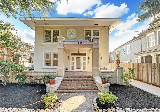 Photo 2 of Single family home for sale at 222 Marshall St, Houston, TX 77006 | MLS# 3171519 | Listing updated on 2026-05-26