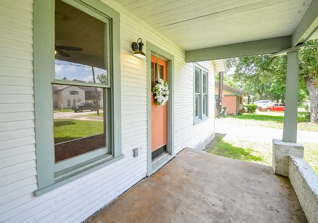 Photo 2 of Single family home for sale at 1615 Eagle Lake Rd, Sealy, TX 77474 | MLS# 48422995 | Listing updated on 2026-09-16