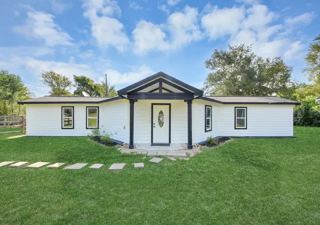 Photo 3 of Single family home for sale at 26562 Armadillo Dr, Hempstead, TX 77445 | MLS# 58972476 | Listing updated on 2026-09-22