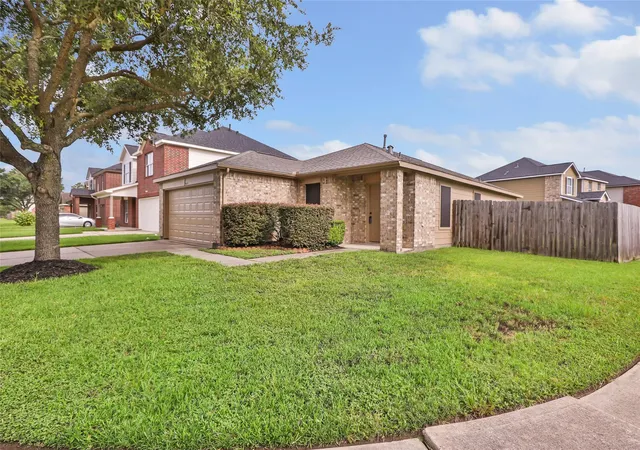 3rd image of 9415 Shaded Pines Dr, Humble, TX 77396 | MLS# 71271146