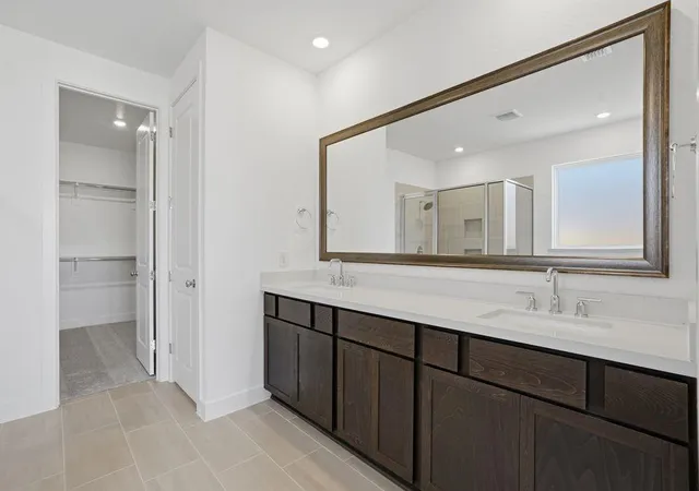 Photo 4 of Single family home for sale at 21638 Bluewood Hvn Dr, Cypress, TX 77433 | MLS# 33029436 | Listing updated on 2026-09-21