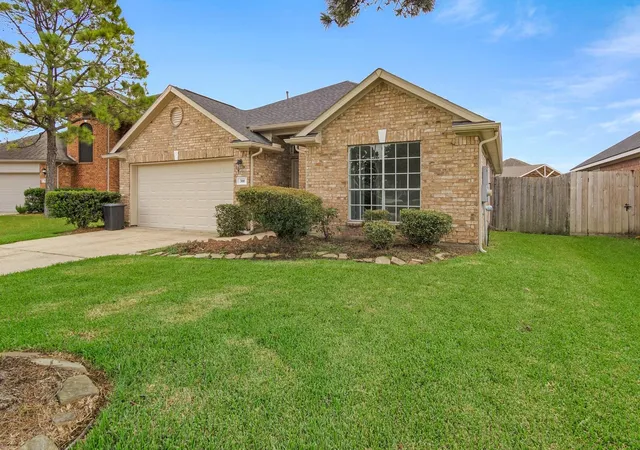 Homes for sale in La Porte, TX | 300 Spencer Lndg E, La Porte, TX 77571 | MLS# 90224532