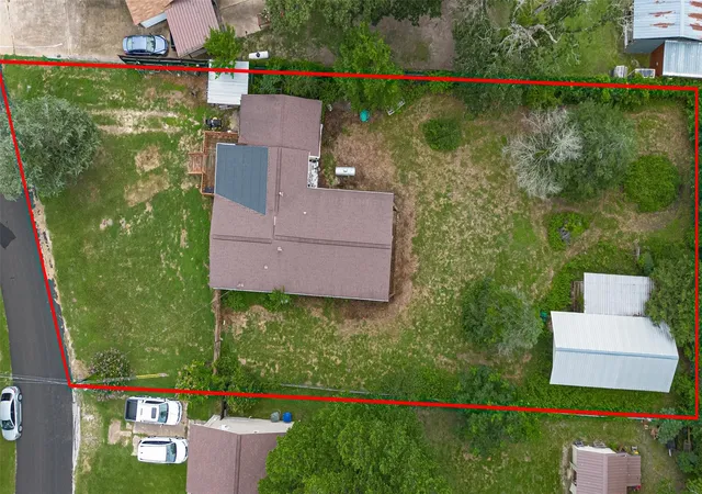 Photo 2 of Single family home for sale at 141 Town And Country Dr, Huntsville, TX 77320 | MLS# 51803345 | Listing updated on 2026-09-04