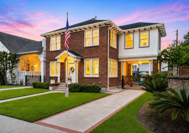 Photo 2 of Single family home for sale at 1606 Rosenberg St, Galveston, TX 77550 | MLS# 42516688 | Listing updated on 2026-09-12