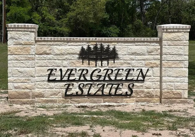 Photo 3 of Single family home for sale at 104 Everwood Court, Lufkin, TX 75904 | MLS# 61214306 | Listing updated on 2026-09-03