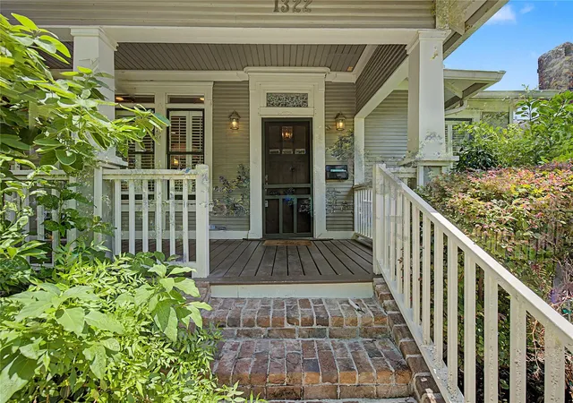 Photo 2 of Single family home for sale at 1322 Tulane St, Houston, TX 77008 | MLS# 70598061 | Listing updated on 2026-09-16