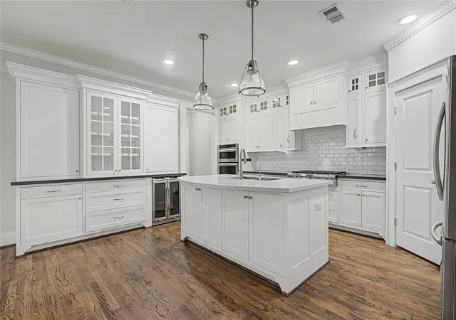 Photo 3 of Single family home for sale at 1322 Tulane St, Houston, TX 77008 | MLS# 70598061 | Listing updated on 2026-09-16