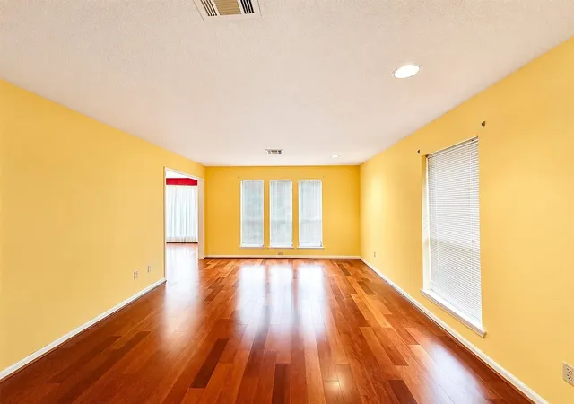 5th image of 2058 Parkdale Dr, Kingwood, TX 77339 | MLS# 33877150