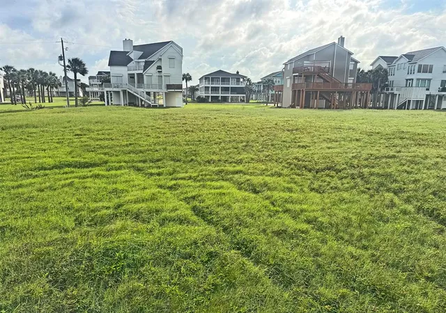 2nd image of 46 Deets Rd, Dickinson, TX 77539 | MLS# 76593002