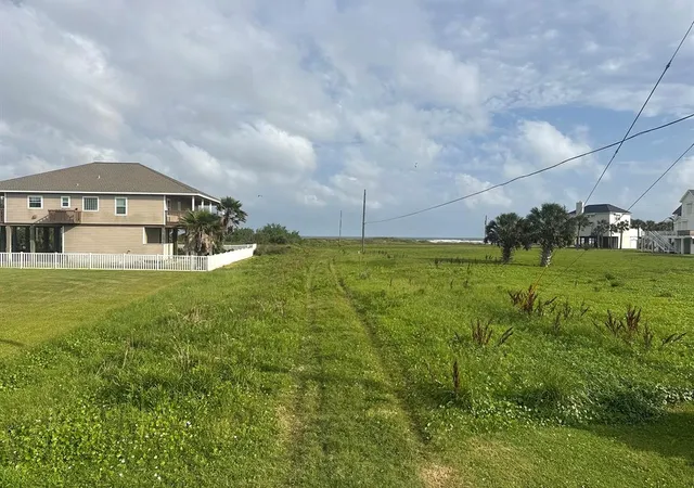 5th image of 46 Deets Rd, Dickinson, TX 77539 | MLS# 76593002