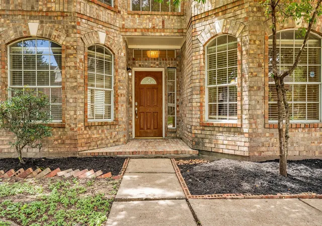 2nd image of 12018 Natural Bridges Ln, Sugar Land, TX 77498 | MLS# 87839079