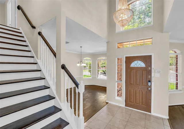 3rd image of 12018 Natural Bridges Ln, Sugar Land, TX 77498 | MLS# 87839079