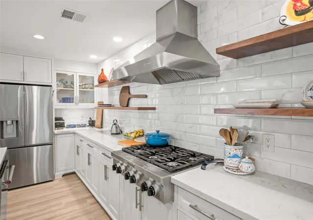 4th image of 842 Ivy Wall Dr, Houston, TX 77079 | MLS# 75378909