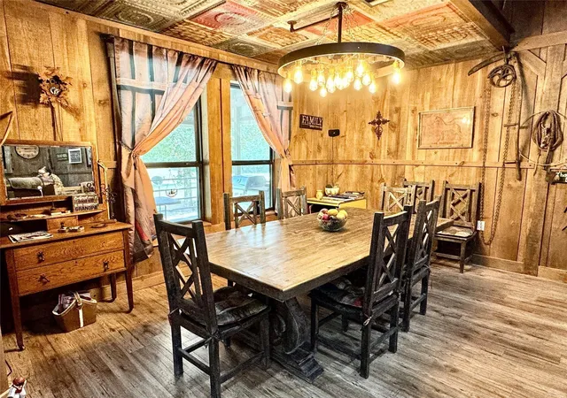 Photo 3 of Single family home for sale at 17 Mosley Ln, Huntsville, TX 77320 | MLS# 10261069 | Listing updated on 2026-09-24