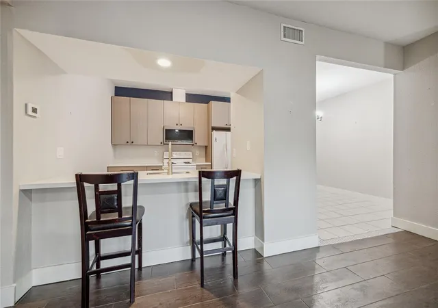 4th image of 8100 Cambridge St #125, Houston, TX 77054 | MLS# 55002371