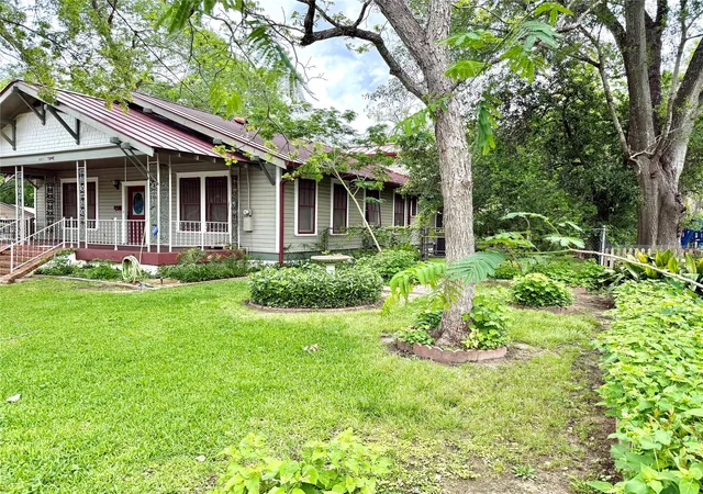 Photo 3 of Single family home for sale at 607 W Fox St, Caldwell, TX 77836 | MLS# 50423216 | Listing updated on 2026-09-11