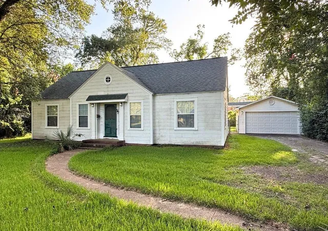 1st image of 1801 Central Dr, Beaumont, TX 77706 | MLS# 59036896
