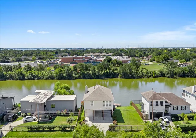 30th image of 1133 E Meyer Rd, Seabrook, TX 77586 | MLS# 13793341