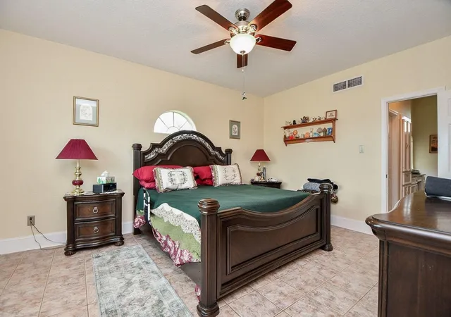 4th image of 10913 N P St, La Porte, TX 77571 | MLS# 30840701