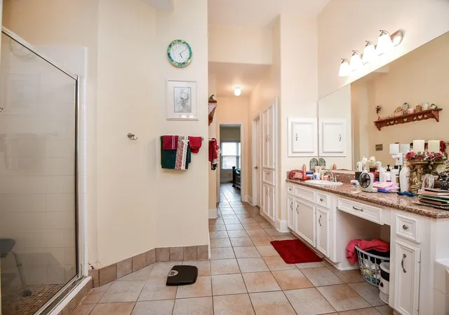5th image of 10913 N P St, La Porte, TX 77571 | MLS# 30840701