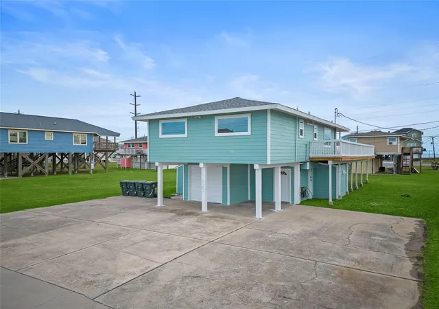 Photo 2 of Single family home for sale at 21623 Zachary, Galveston, TX 77554 | MLS# 74656361 | Listing updated on 2026-03-02