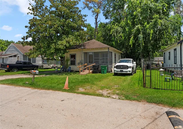 2nd image of 7324 Parkes St, Houston, TX 77088 | MLS# 93291054