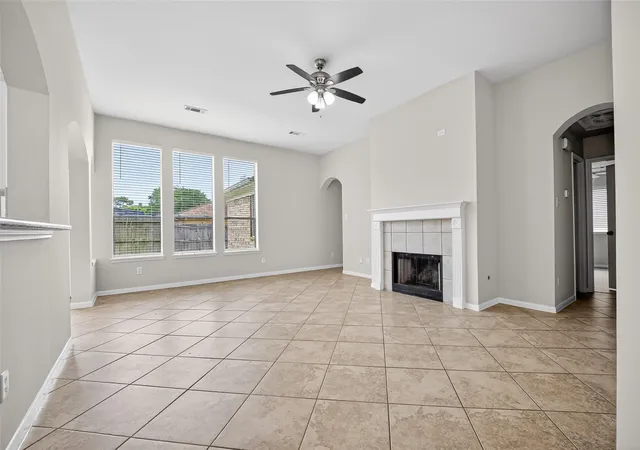 Homes for sale in Pearland, TX | 4915 Lochman Ln, Pearland, TX 77584 | MLS# 3441158