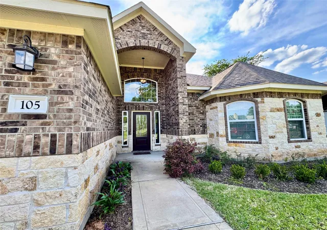 Photo 2 of Single family home for sale at 105 Coral Gables, Trinity, TX 75862 | MLS# 93917145 | Listing updated on 2026-05-31