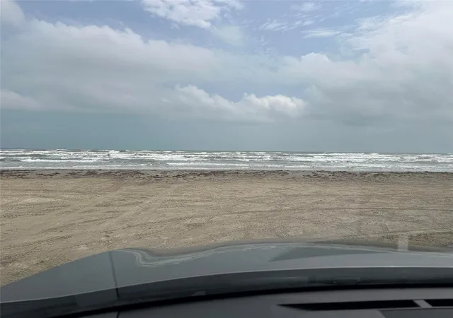 11th image of 23186 Camino St, Galveston, TX 77554 | MLS# 59707958