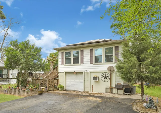 49th image of 1008 E Houston St, Highlands, TX 77562 | MLS# 16042736