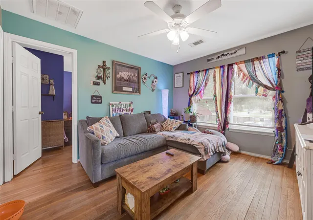 4th image of 1008 E Houston St, Highlands, TX 77562 | MLS# 16042736