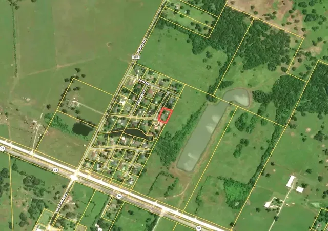 12th image of 402 Sailfish St, Freeport, TX 77541 | MLS# 86128864