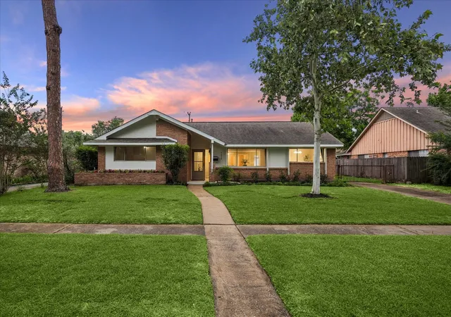 Homes for sale in Houston, TX | 7919 Mobud Dr, Houston, TX 77036 | MLS# 41060443