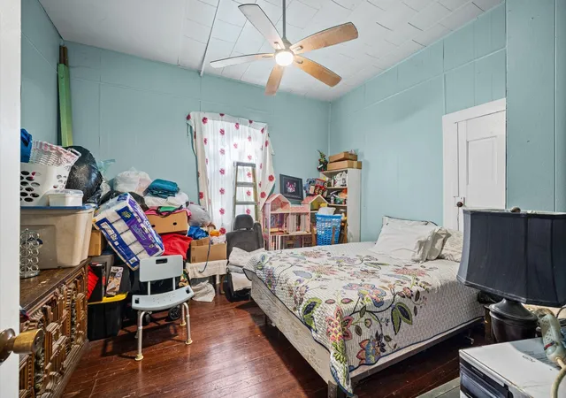 5th image of 320 Eichwurzel Ln, Houston, TX 77009 | MLS# 64775634