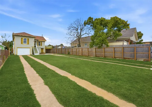 Photo 1 of Multi family home for sale at 4218 Avenue S, Galveston, TX 77550 | MLS# 73739082 | Listing updated on 2026-09-17