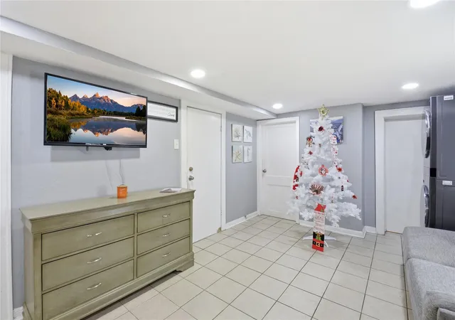 Listing Photo 4 - Condo for sale in building located at 4218th Ave S, Galveston, TX 77550