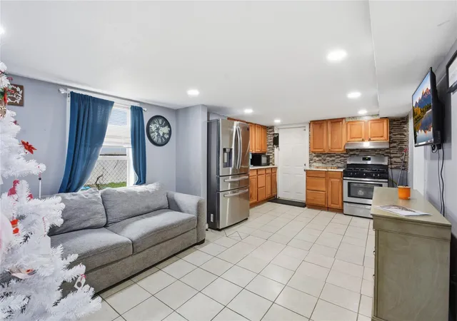 Listing Photo 5 - Condo for sale in building located at 4218th Ave S, Galveston, TX 77550