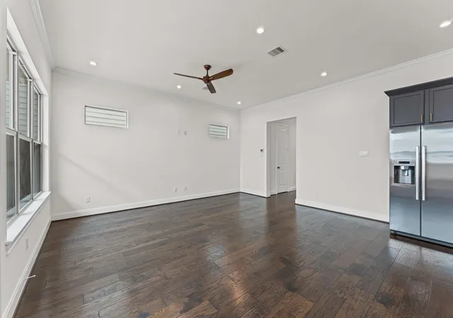 Photo 4 of Single family home for sale at 8806 Hollywood Garden Ln, Houston, TX 77080 | MLS# 5534587 | Listing updated on 2026-07-19