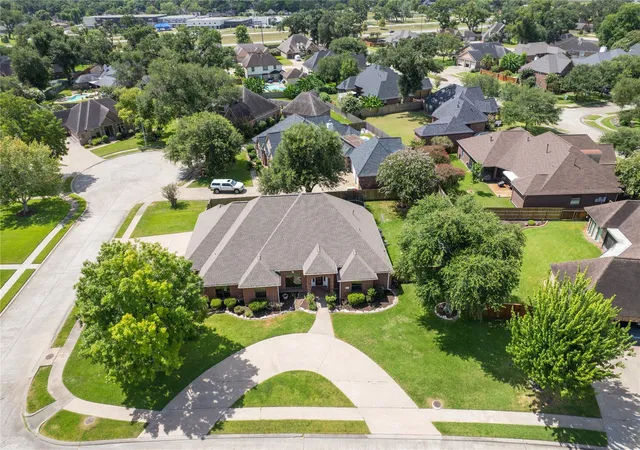 32nd image of 203 Canyon Oak Dr, Lake Jackson, TX 77566 | MLS# 31792131