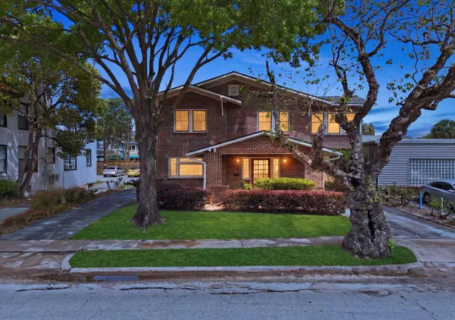1st image of 626 W Alabama St, Houston, TX 77006 | MLS# 53520338
