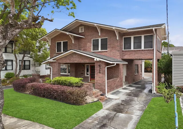 2nd image of 626 W Alabama St, Houston, TX 77006 | MLS# 53520338