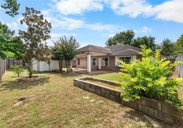 2nd image of 11310 Gladefield Dr, Houston, TX 77099 | MLS# 76755843