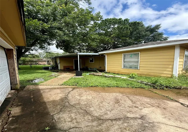 3rd image of 5522 Woodlark St, Houston, TX 77017 | MLS# 10115836