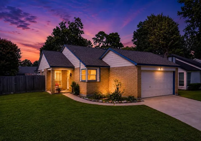 2nd image of 6927 Foxmont Ln, Humble, TX 77338 | MLS# 39113910