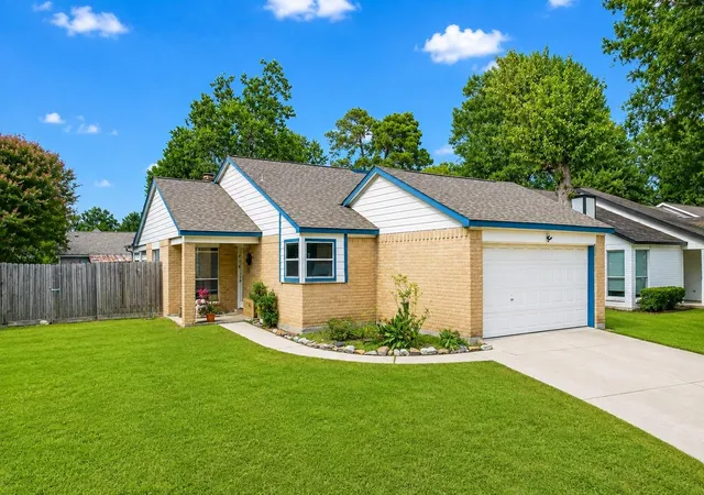 3rd image of 6927 Foxmont Ln, Humble, TX 77338 | MLS# 39113910