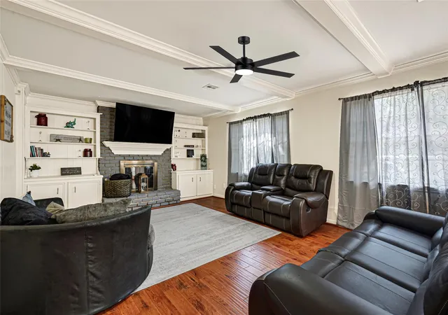 Photo 4 of Sale Pending at 1619 Wagon Gap Trl, Houston, TX 77090 | MLS# 35783074 | Listing updated on 2026-09-18