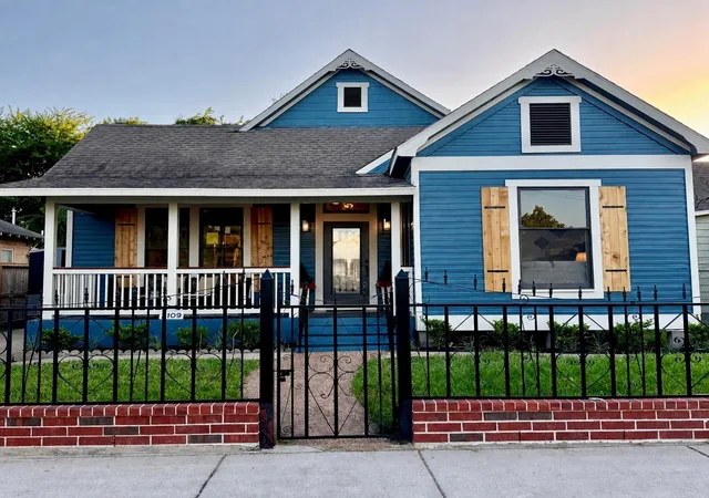 1st image of 2109 Gentry St, Houston, TX 77009 | MLS# 44329611