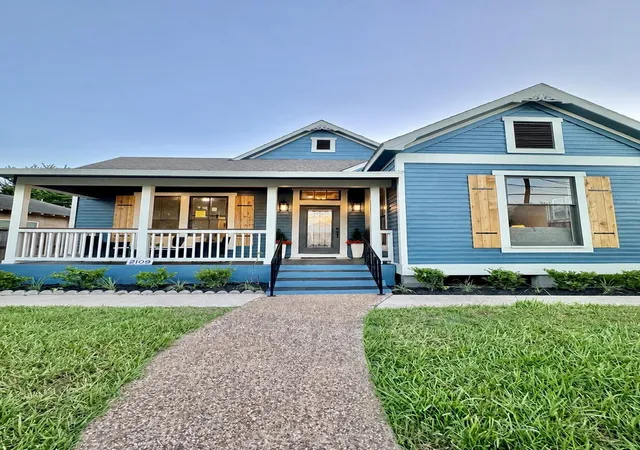 2nd image of 2109 Gentry St, Houston, TX 77009 | MLS# 44329611