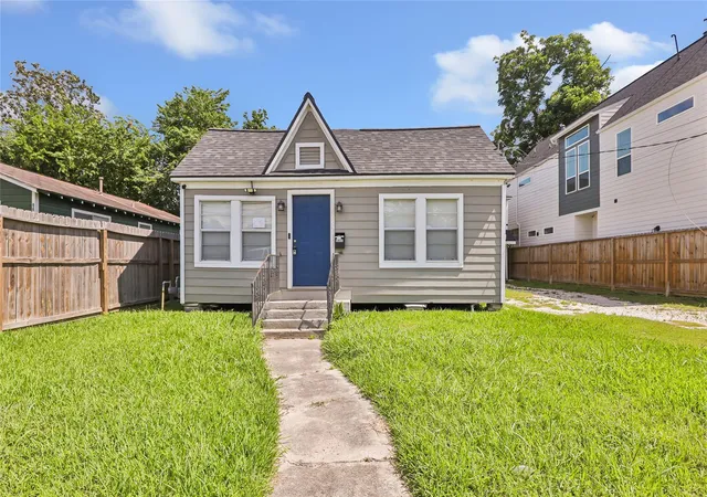 Photo 1 of Multi family home for sale at 5411 Arapahoe St, Houston, TX 77020 | MLS# 37747204 | Listing updated on 2026-09-22