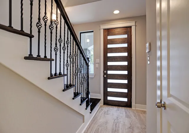 Photo 3 of Single family home for sale at 608 W 28th Street #B, Houston, TX 77008 | MLS# 18760570 | Listing updated on 2026-09-16